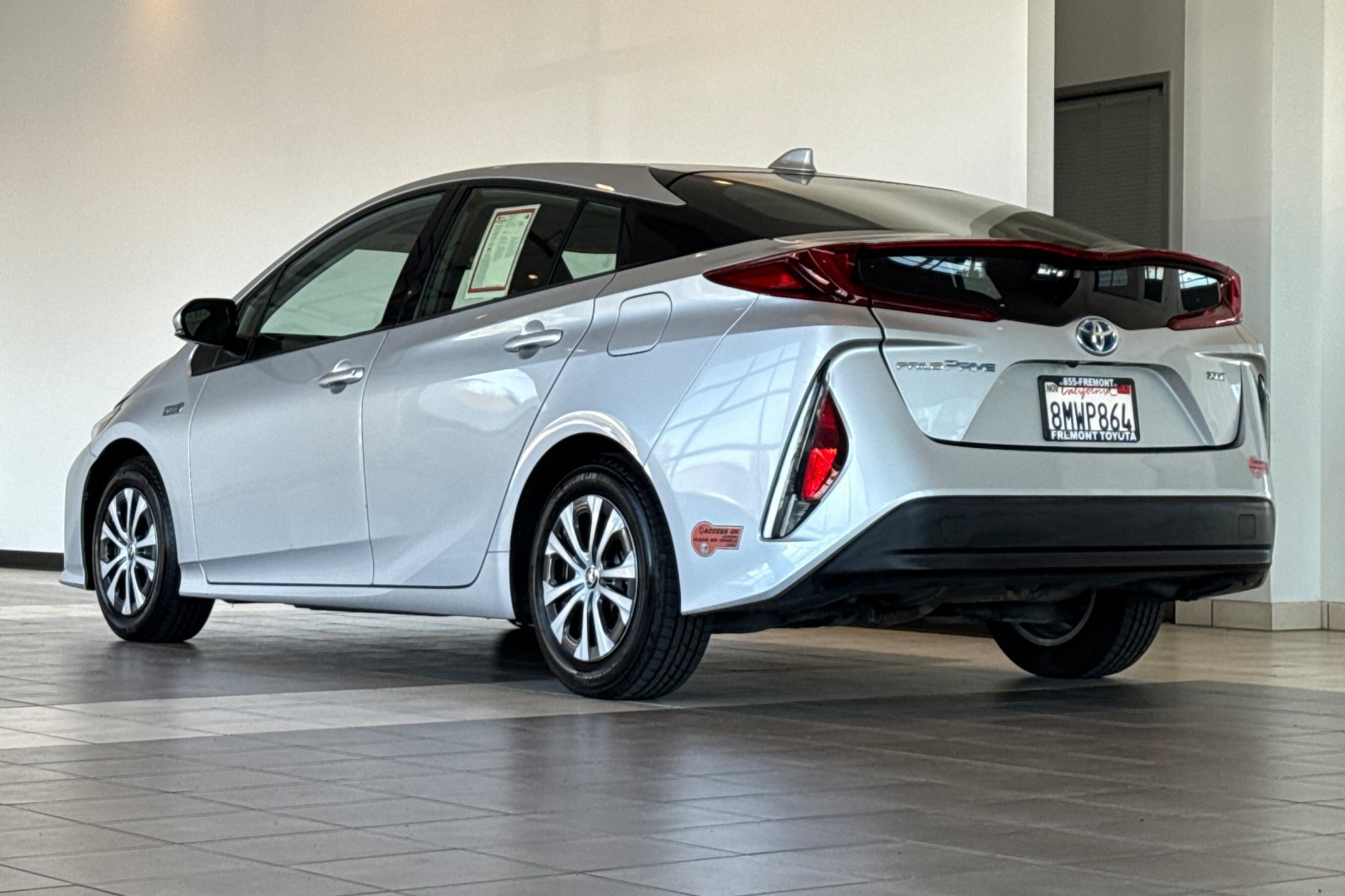 Certified 2020 Toyota Prius Prime XLE FWD image 6