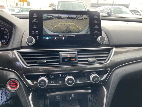 Used 2018 Honda Accord Sport image 14