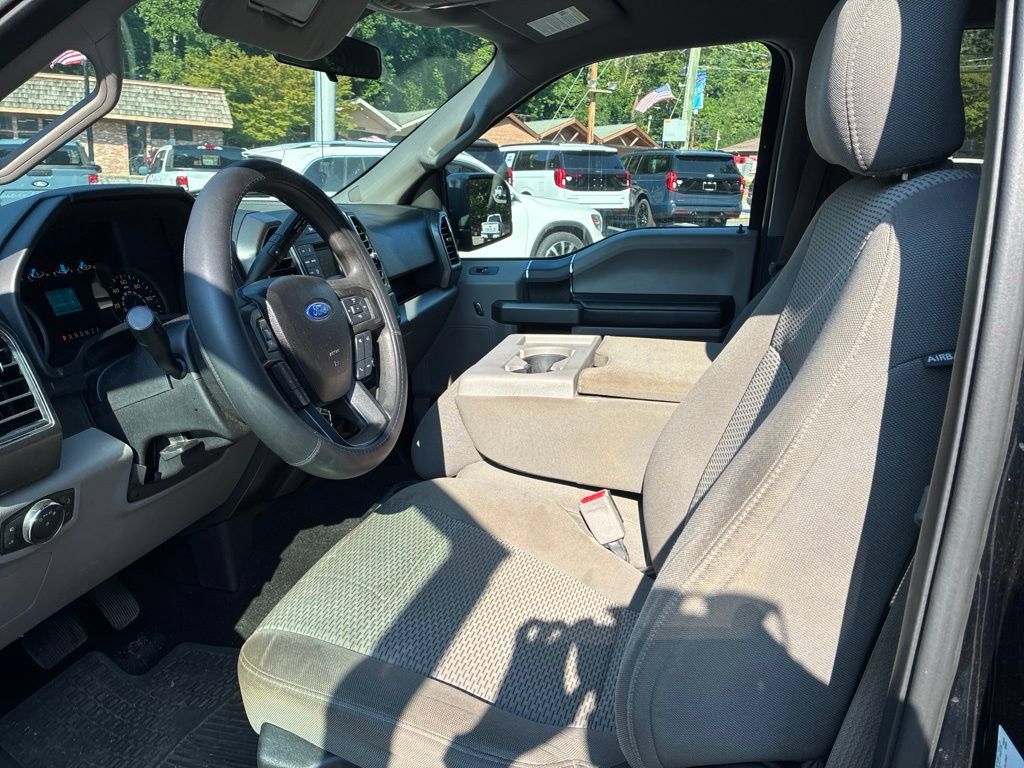 Used 2017 Ford F150 XLT AWD/4WD image 9