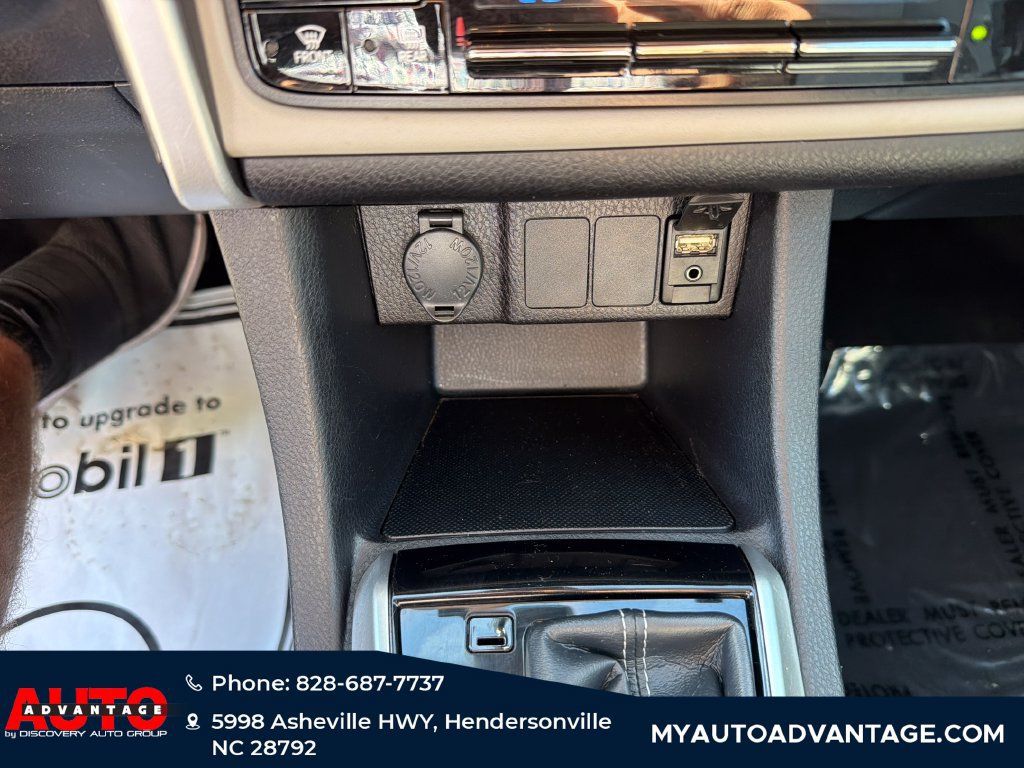 Used 2018 Toyota Corolla LE FWD image 16