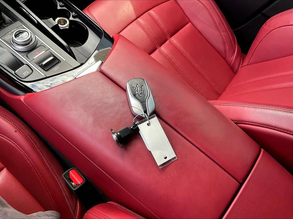 Used 2022 Maserati Levante Modena S AWD/4WD image 35
