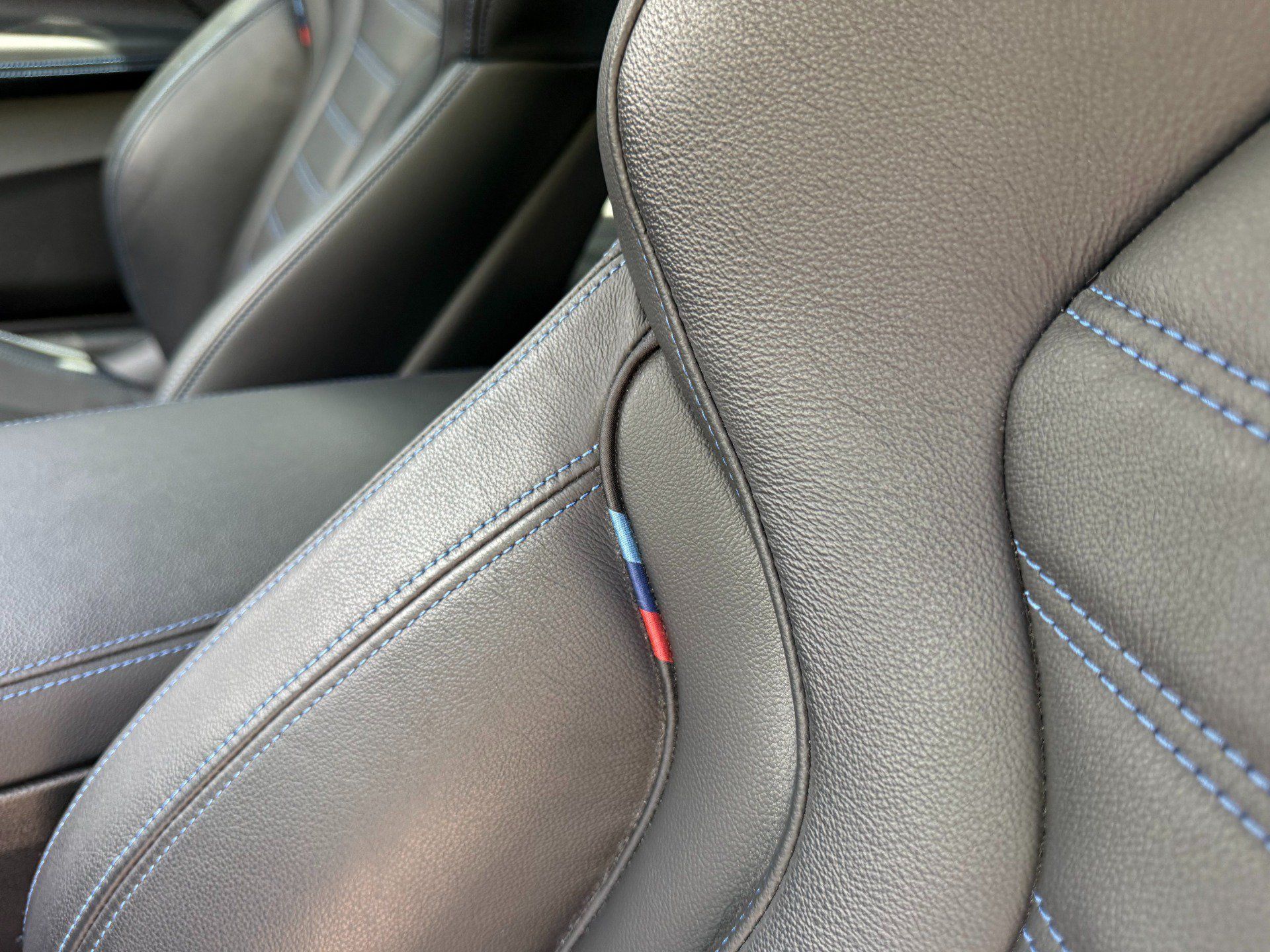 Used 2023 BMW M2 w/ Lighting Package RWD image 13