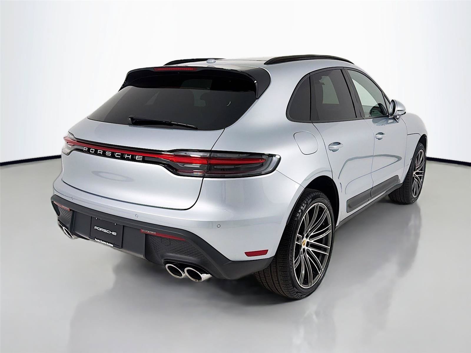 Certified 2026 Porsche Macan AWD/4WD image 27
