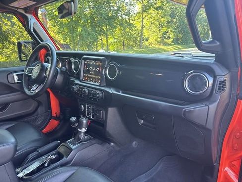 Used 2023 Jeep Wrangler Altitude image 11