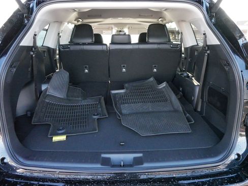 Certified 2026 Toyota Highlander XLE image 18