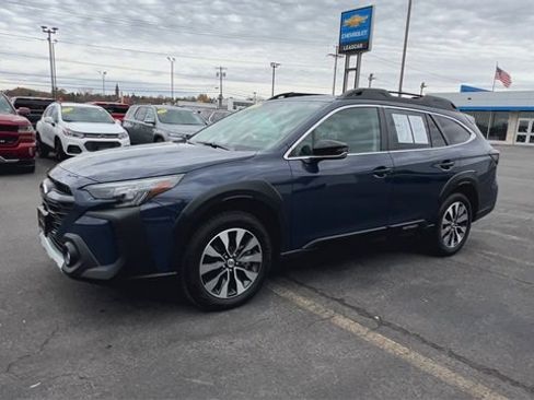 Used 2025 Subaru Outback Limited image 4