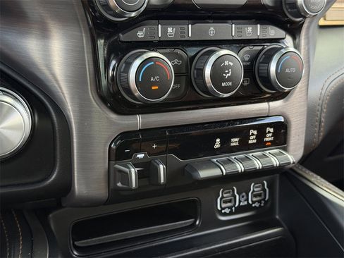 Used 2022 RAM 1500 Limited w/ Body Color Bumper Group image 25
