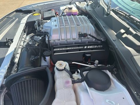 Used 2015 Dodge Challenger SRT Hellcat RWD image 26