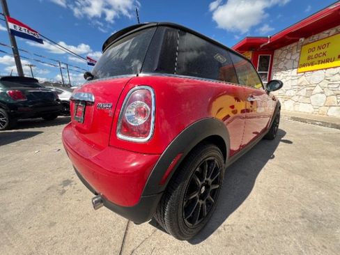 Used 2011 MINI Cooper Hardtop image 5