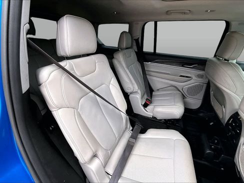 Used 2023 Jeep Grand Cherokee L Overland AWD/4WD image 20