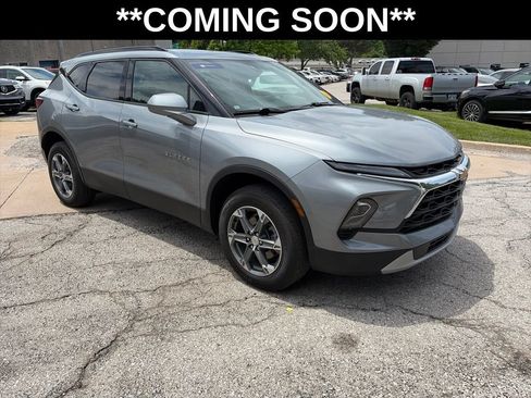 Used 2024 Chevrolet Blazer LT w/ Convenience Package AWD/4WD image 3