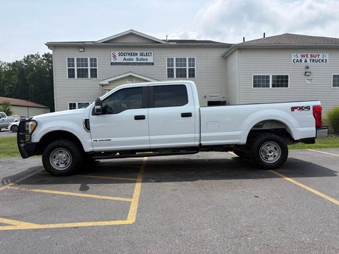 Used 2017 Ford F250 4x4 Crew Cab Super Duty image 1