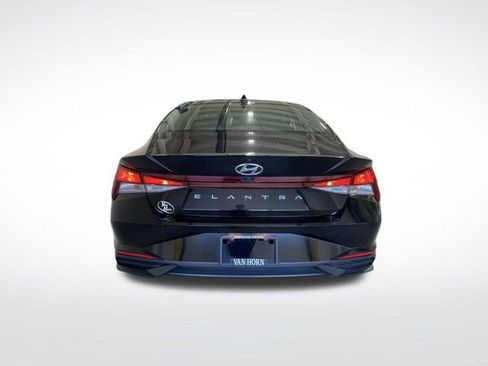 Used 2023 Hyundai Elantra SEL w/ Convenience Package image 14