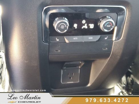 New 2026 Chevrolet Suburban Premier w/ Sun And Tow Package AWD/4WD image 12