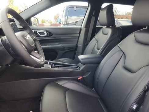 New 2026 Jeep Compass Limited image 10