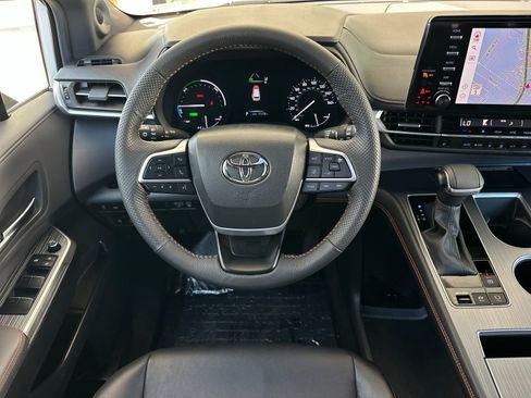 Used 2024 Toyota Sienna XSE w/ XSE Plus Package image 15