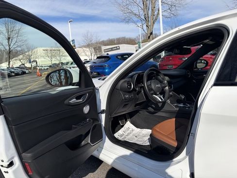 Used 2023 Alfa Romeo Giulia Ti image 20
