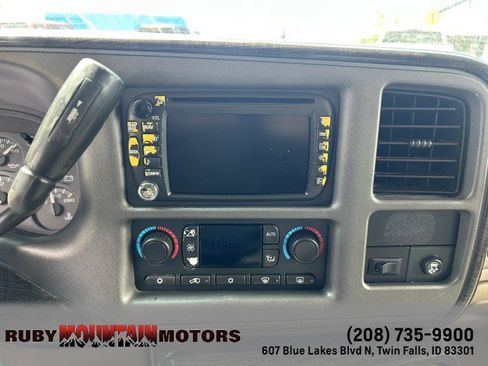 Used 2004 GMC Yukon Denali AWD/4WD image 12
