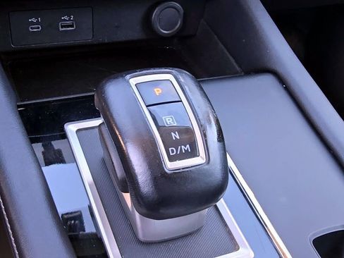 Used 2023 Mitsubishi Outlander SE image 17