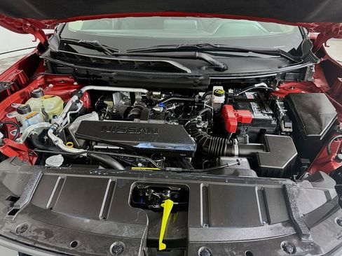 Used 2025 Nissan Rogue S image 29
