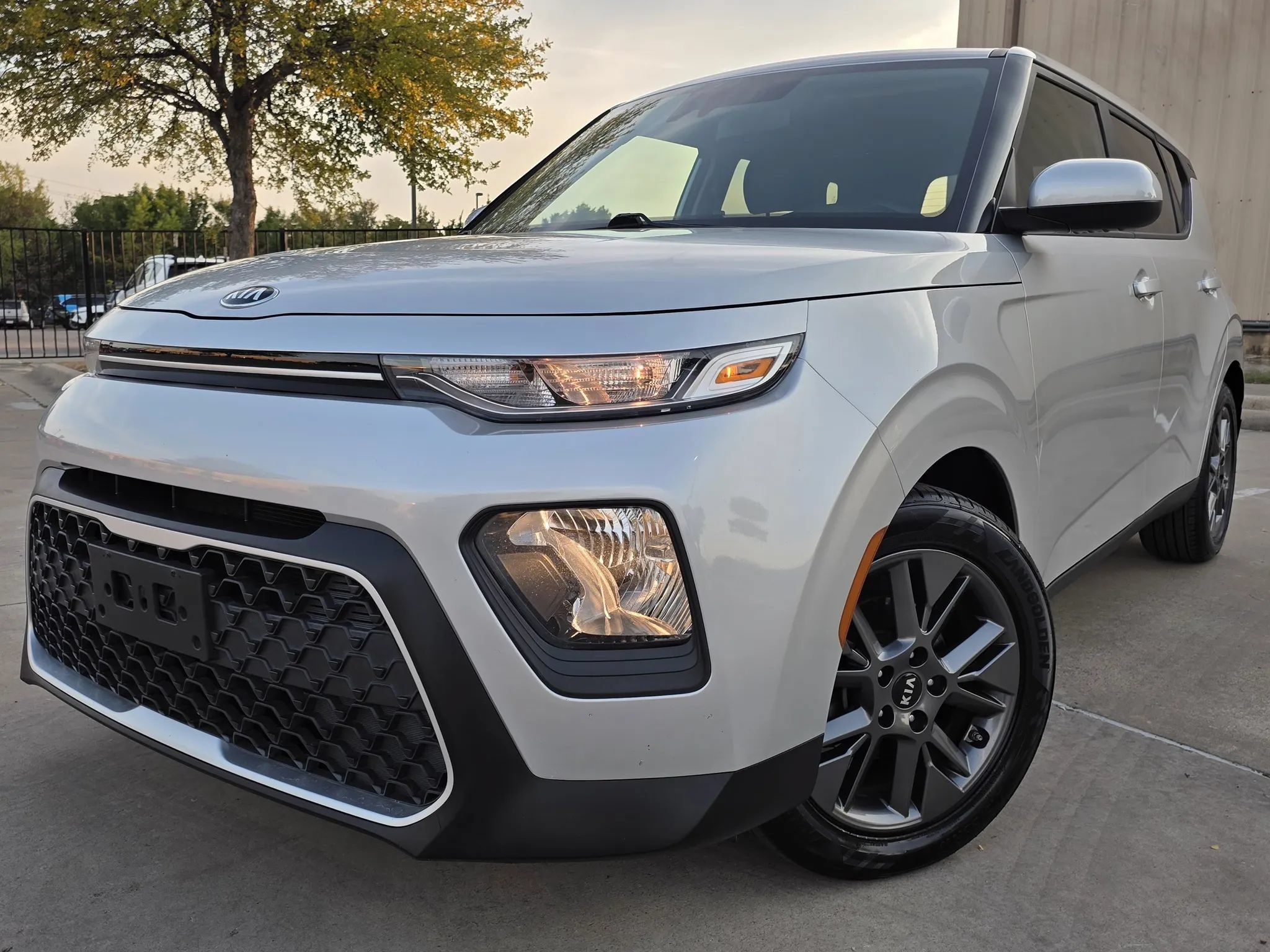 Used 2021 Kia Soul S FWD image 1