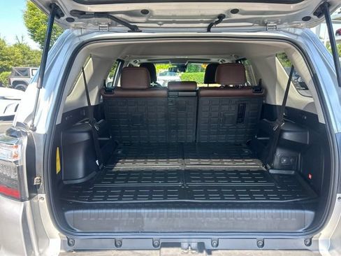 Used 2024 Toyota 4Runner Limited AWD/4WD image 10