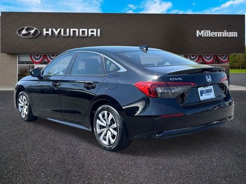 Used 2023 Honda Civic LX image 6