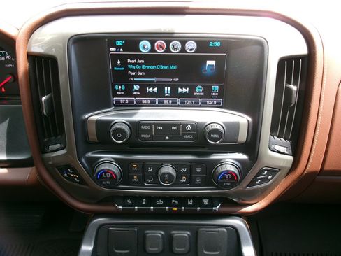 Used 2019 Chevrolet Silverado 2500 High Country w/ Duramax Plus Package AWD/4WD image 36