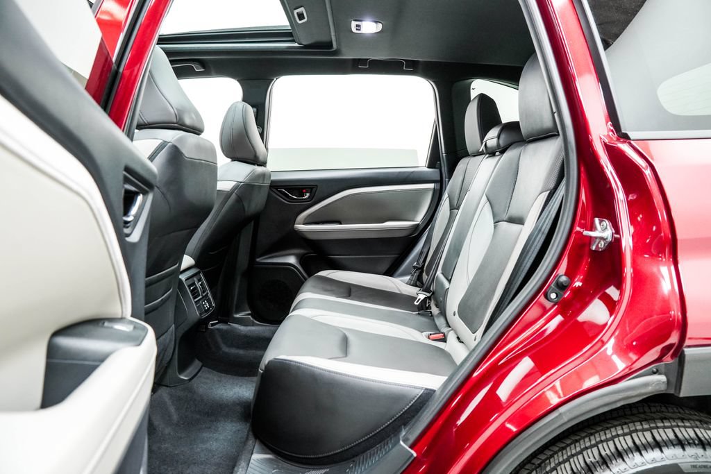 Used 2025 Subaru Forester Limited AWD/4WD image 19