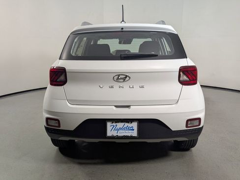 New 2026 Hyundai Venue SEL FWD image 6