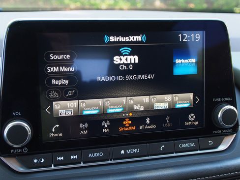Used 2023 Nissan Rogue S FWD image 27