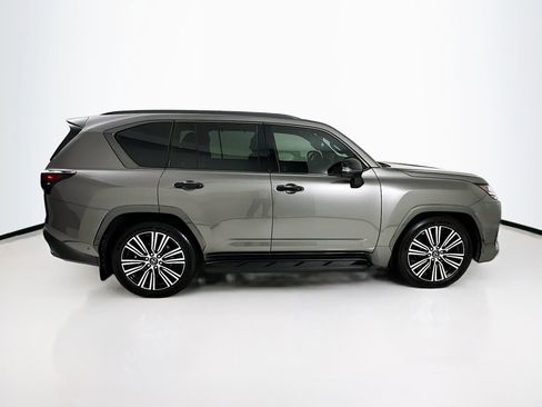 Used 2025 Lexus LX 700h Luxury AWD/4WD image 9