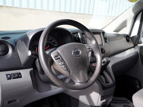 Used 2020 Nissan NV200 SV w/ Sliding Glass Door Package image 30