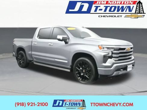Used 2025 Chevrolet Silverado 1500 High Country AWD/4WD image 1