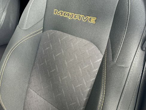 Used 2024 Jeep Gladiator Mojave w/ Convenience Group image 18