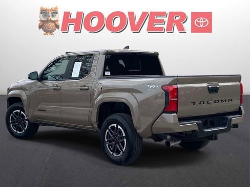 Used 2026 Toyota Tacoma TRD Sport w/ TRD Sport Upgrade Package image 5