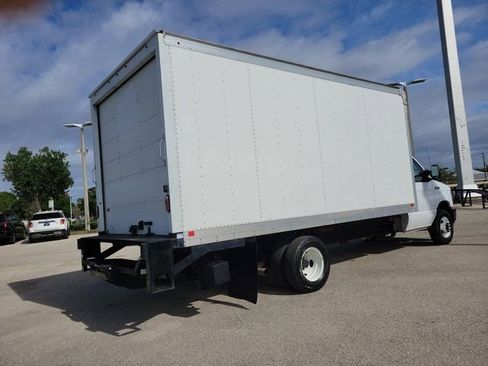Certified 2023 Ford E-450 and Econoline 450 Super Duty w/ Power Windows & Locks Group image 4