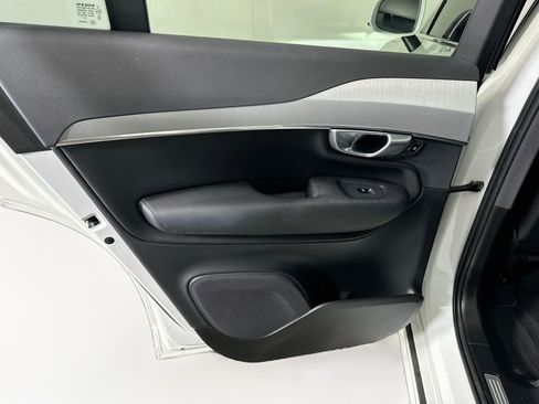 Used 2024 Volvo XC90 B5 Core AWD/4WD image 27