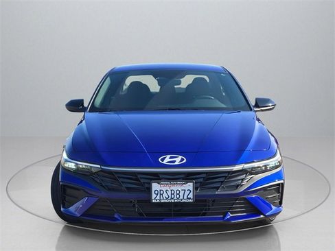 Certified 2025 Hyundai Elantra SEL image 2
