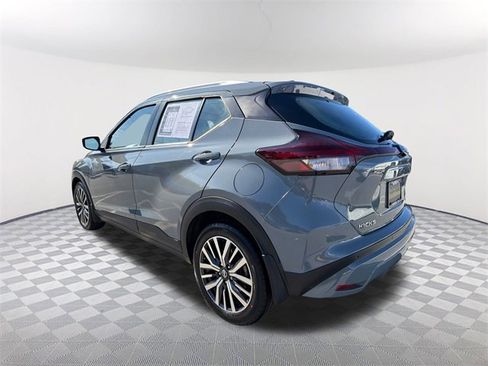 Used 2021 Nissan Kicks SV image 7