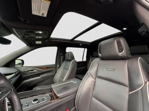 Used 2022 Cadillac Escalade ESV Premium Luxury w/ Performance Package AWD/4WD image 12