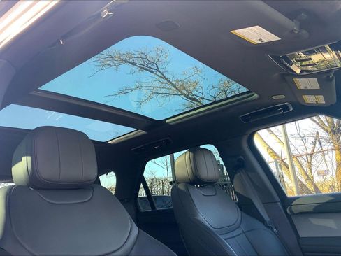 Used 2024 Land Rover Range Rover Sport SE image 14