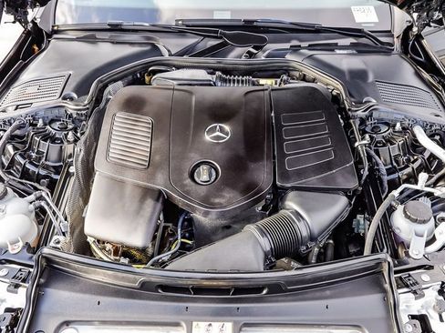 Used 2025 Mercedes-Benz C 300 4MATIC Sedan image 32