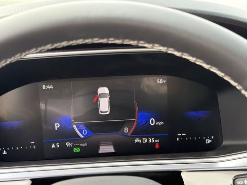 New 2026 Volkswagen Taos SE FWD image 28