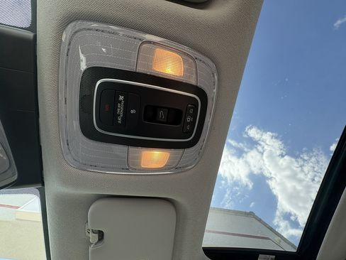 Used 2021 Hyundai Elantra Limited FWD image 40