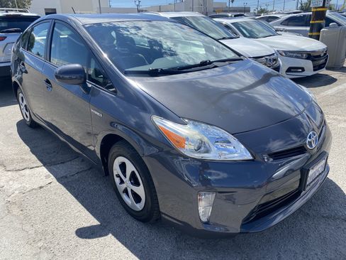 Used 2014 Toyota Prius Three FWD image 6