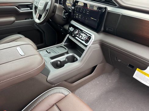New 2026 GMC Sierra 2500 Denali w/ Denali Reserve Package image 16