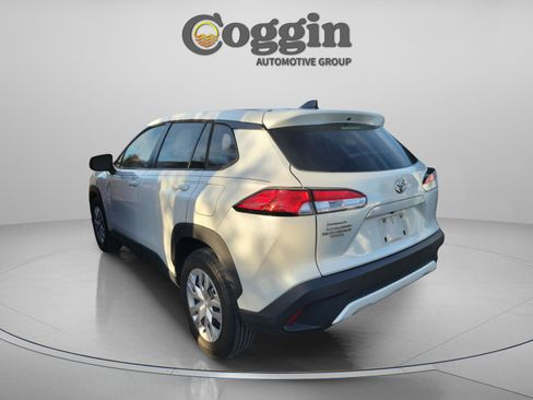 Used 2023 Toyota Corolla Cross L image 2