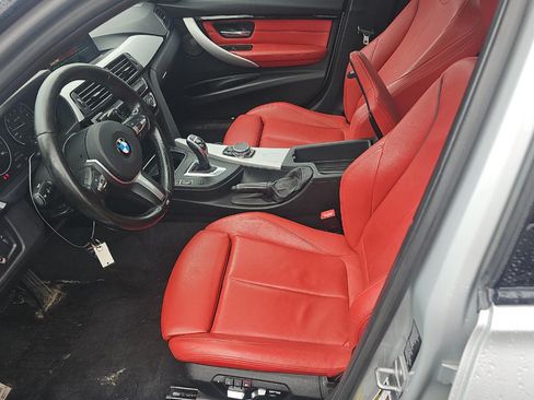 Used 2017 BMW 340i xDrive Sedan AWD/4WD image 9