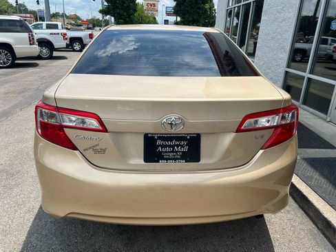 Used 2012 Toyota Camry LE FWD image 6